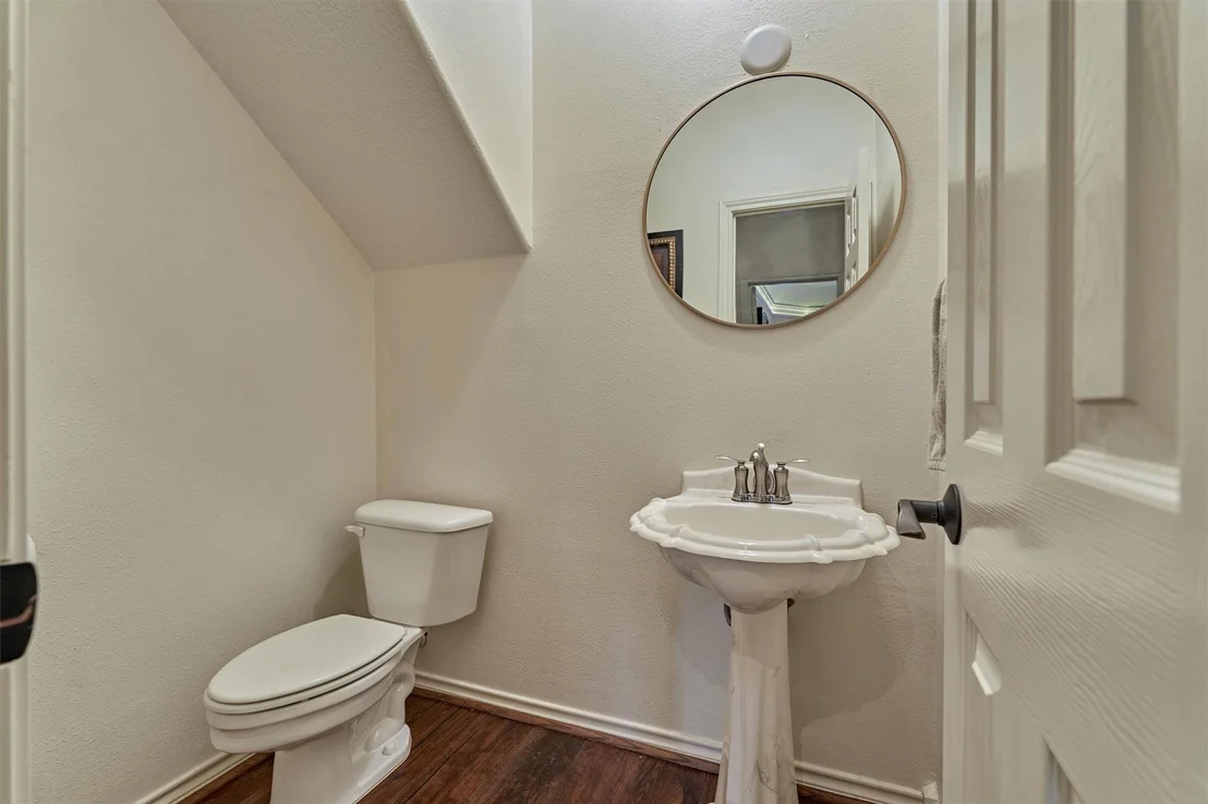 Photo of 147 Sunnyvale W