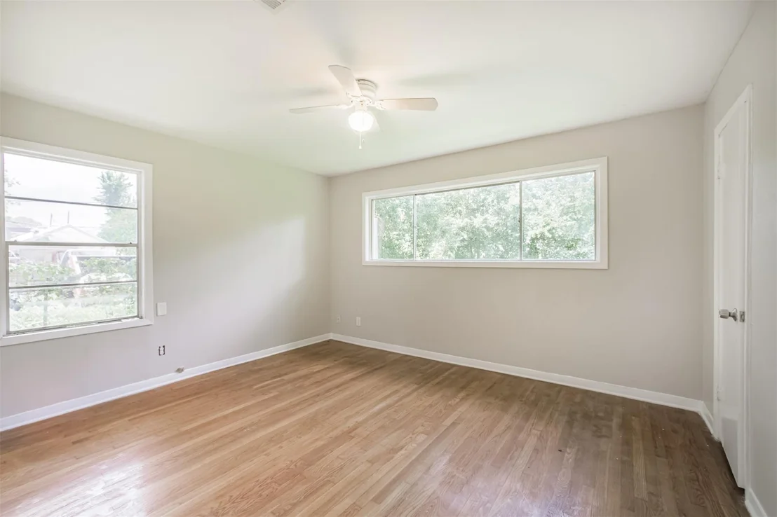 Photo of 1306 Glencrest Drive