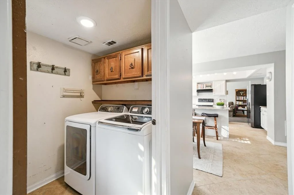Photo of 33 Hickory Oak Drive