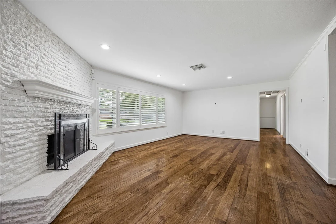 Photo of 8443 Westview Drive