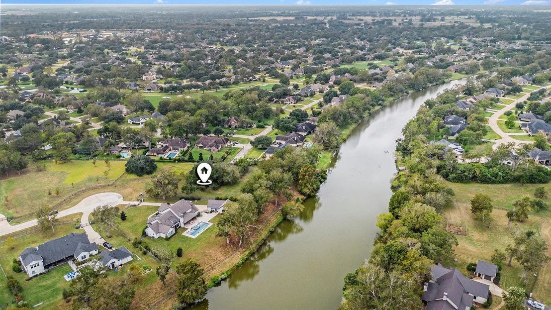 Photo of 30703 Riverlake Road