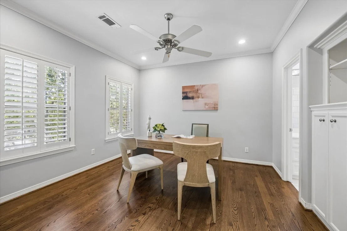 Photo of 4111 Sunset Boulevard