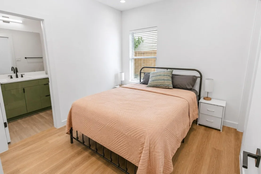 Photo of Unit B at 6742 Peerless Street