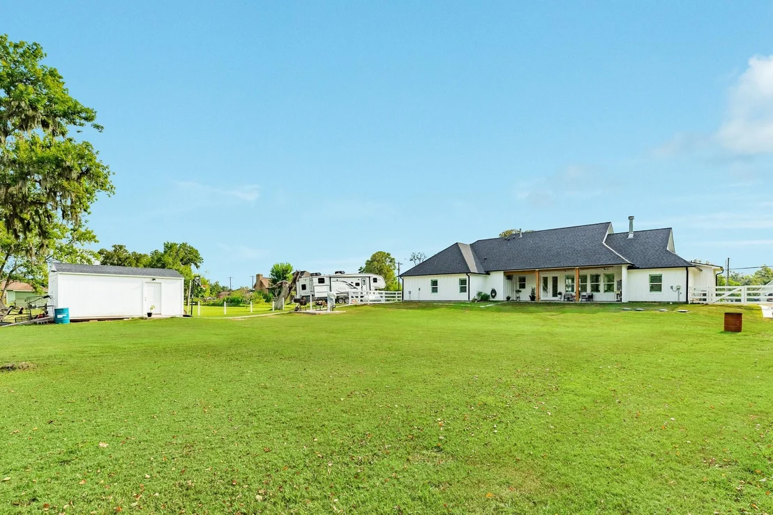 Photo of 206 Black Oak Dr