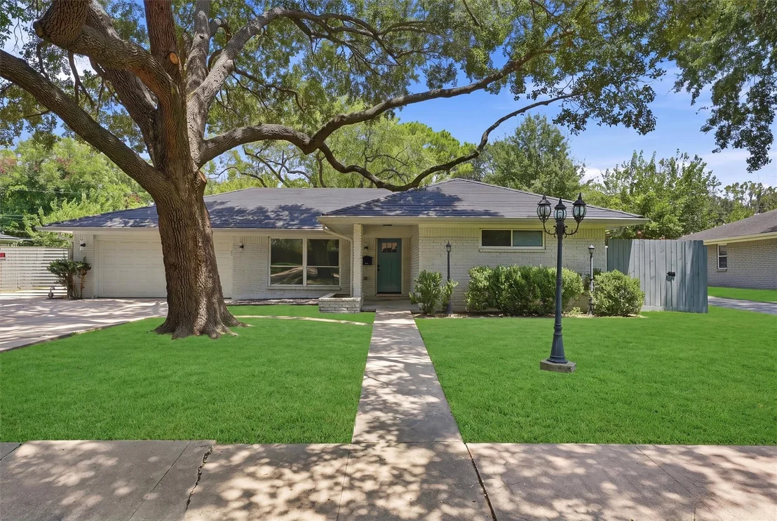 Photo of 11907 Renwick Drive