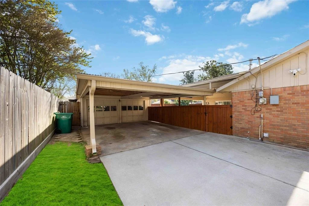 Photo of 2114 Oceanview Drive