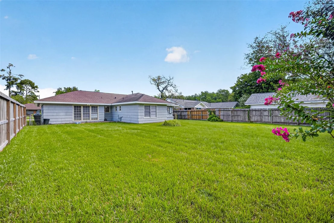 Photo of 6307 Pineshade Lane