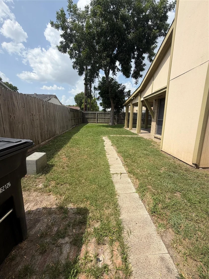 Photo of 13310 Robinglen Drive