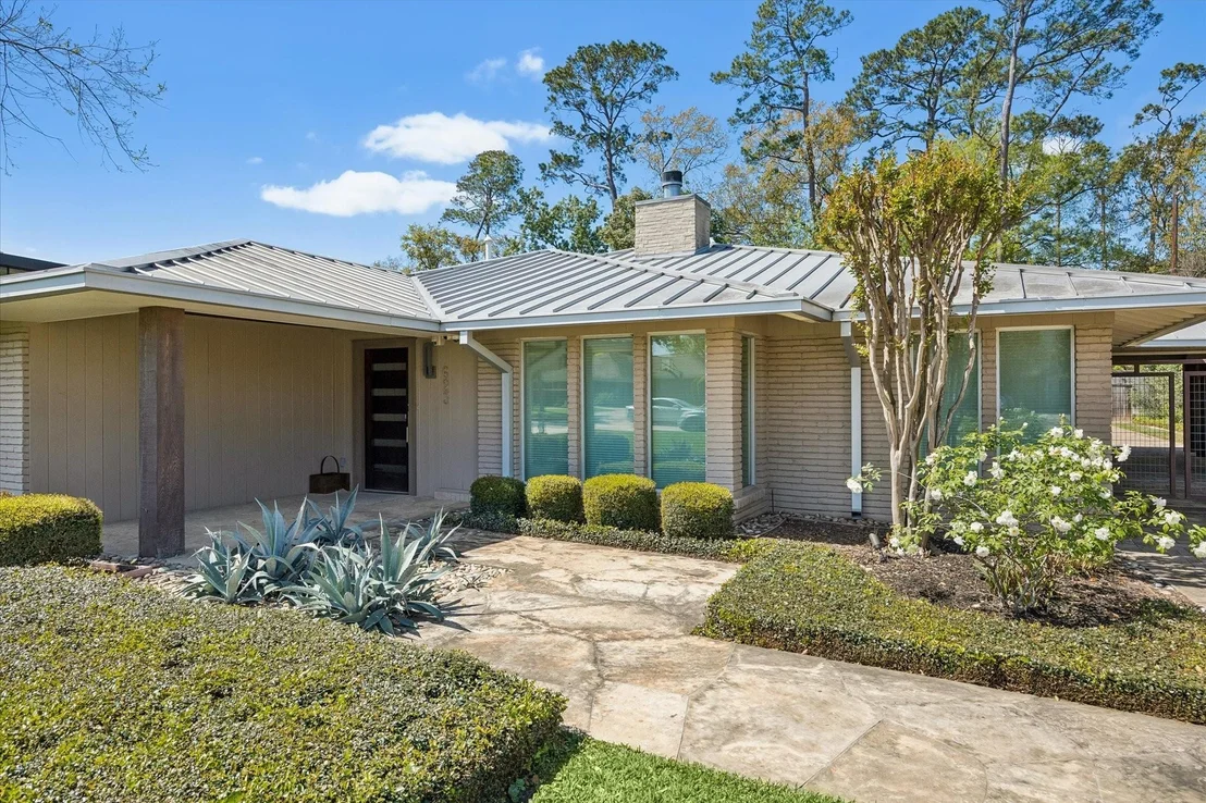 Photo of 623 Pinehaven Drive