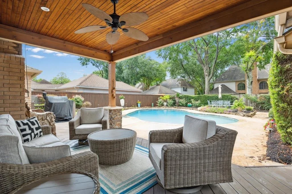 Photo of 15927 Meadowside Drive