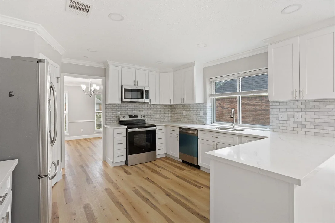 Photo of 2022 Hillside Oak Lane