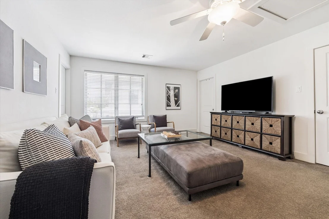 Photo of 1901 Gardenia Drive