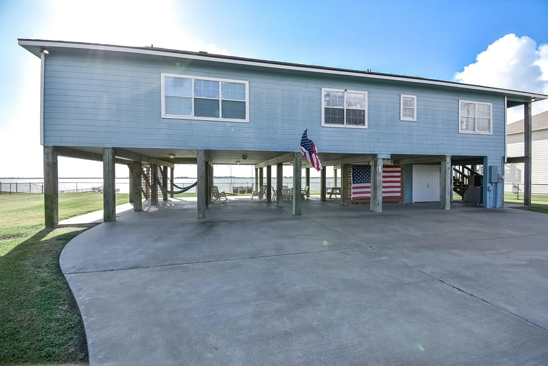 Photo of 1504 W Bayshore Drive