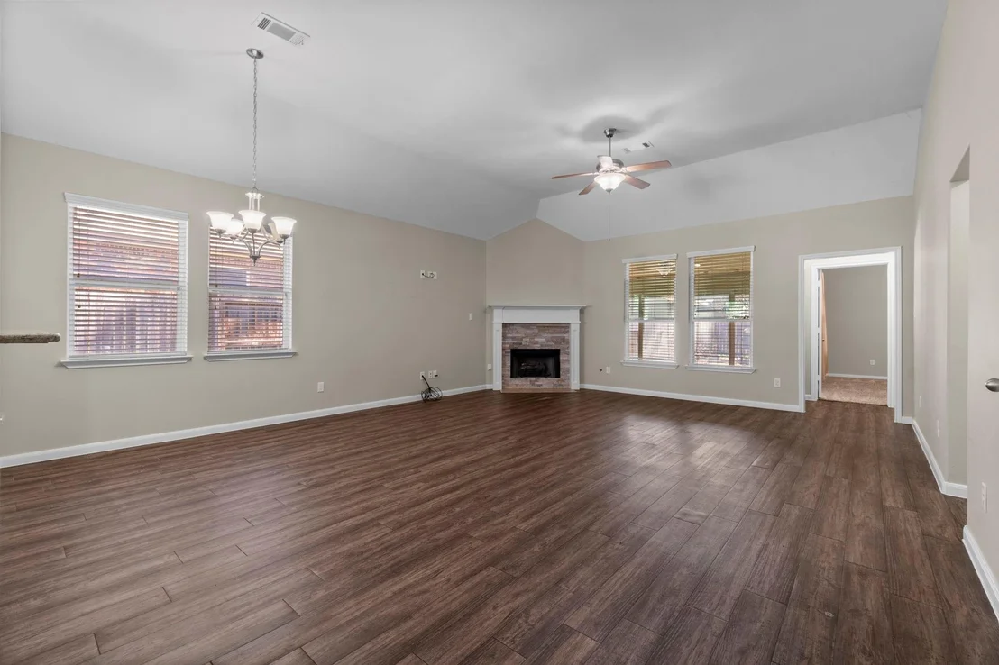 Photo of 984 Arbor Glen