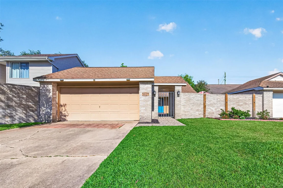 Photo of 3927 Heathersage Drive
