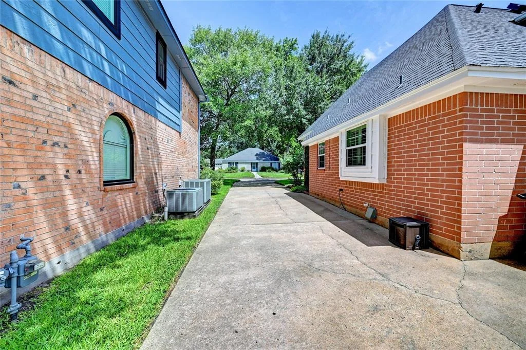 Photo of 7611 Heathrow Lane