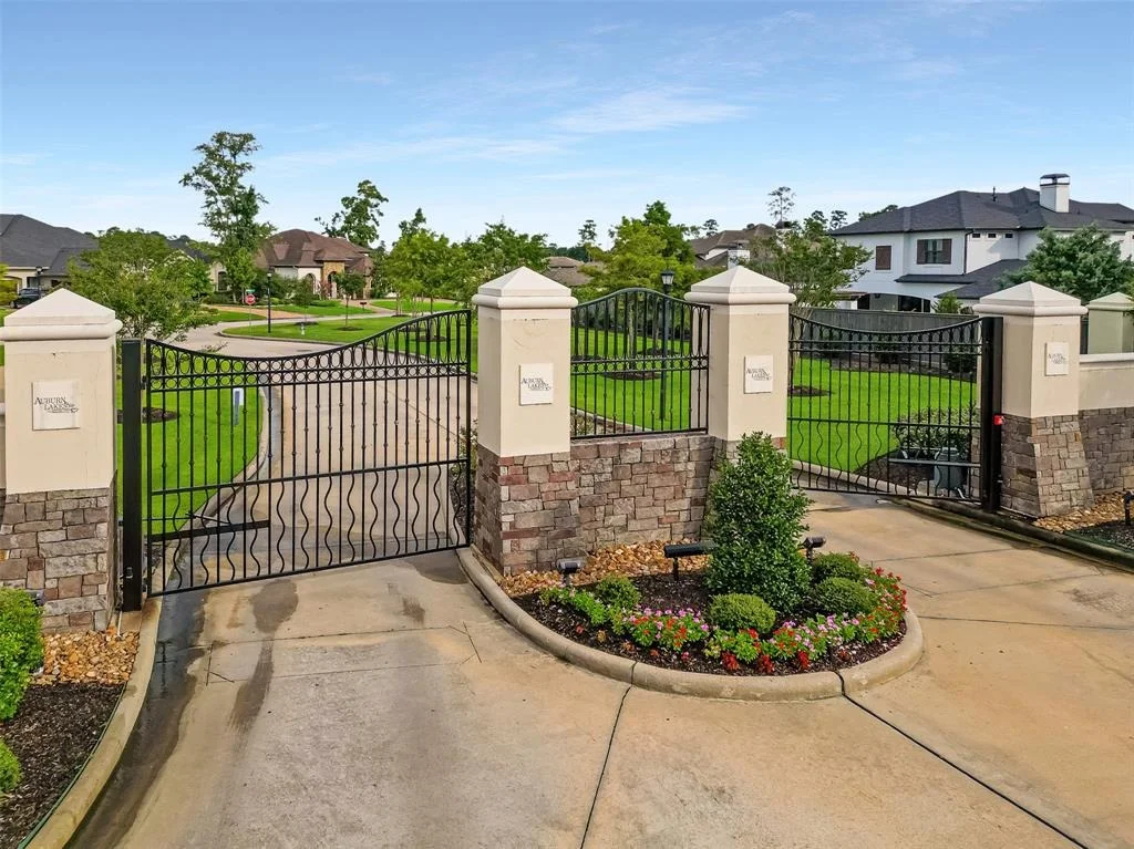 Photo of 24918 Thorton Knolls Drive