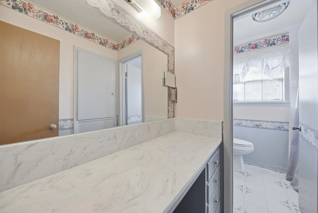Photo of 1006 Top Hill Drive