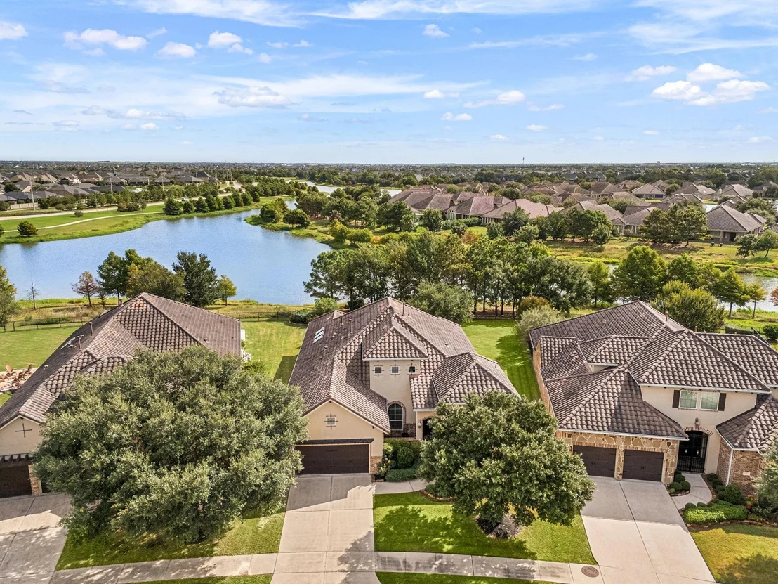 Photo of 34 Edgemont Court