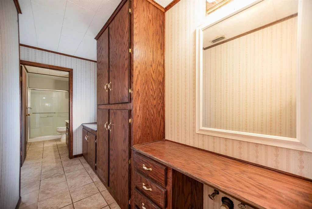 Photo of 587 Seakist Road