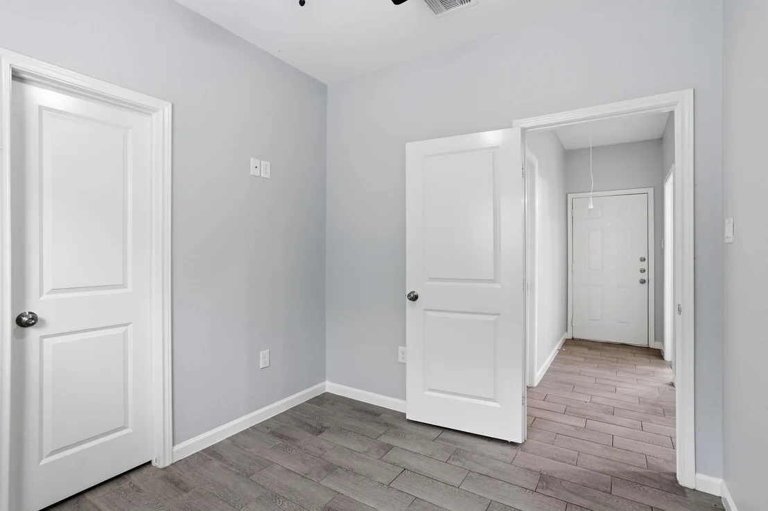 Photo of 16919 Balmoral