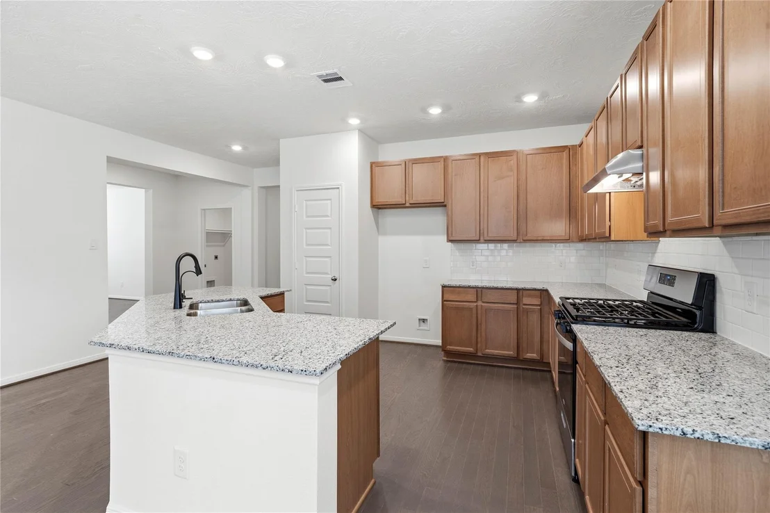 Photo of 4805 Seven Oaks Lane