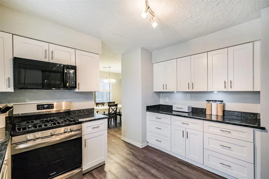 Photo of 16011 Southampton Drive