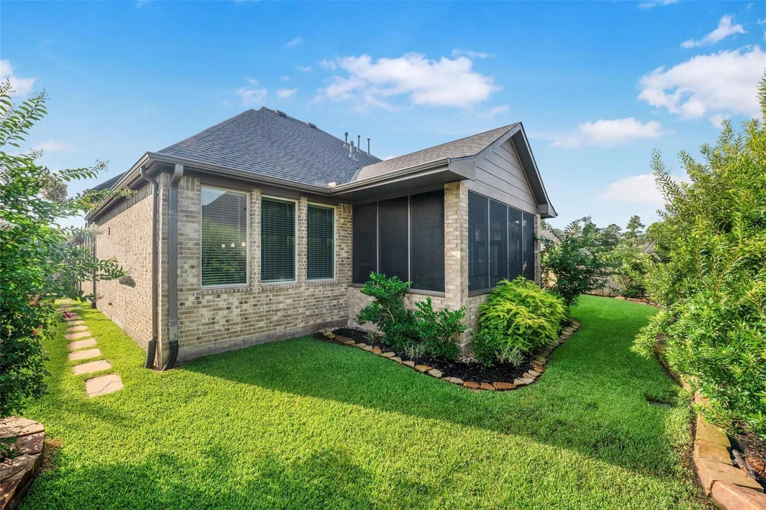 Photo of 915 Falcon Hollow Lane