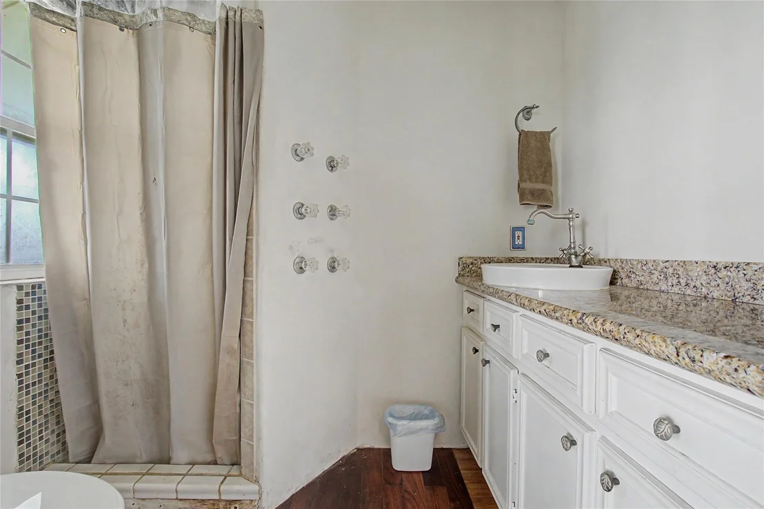 Photo of 4201 Lawrence Road