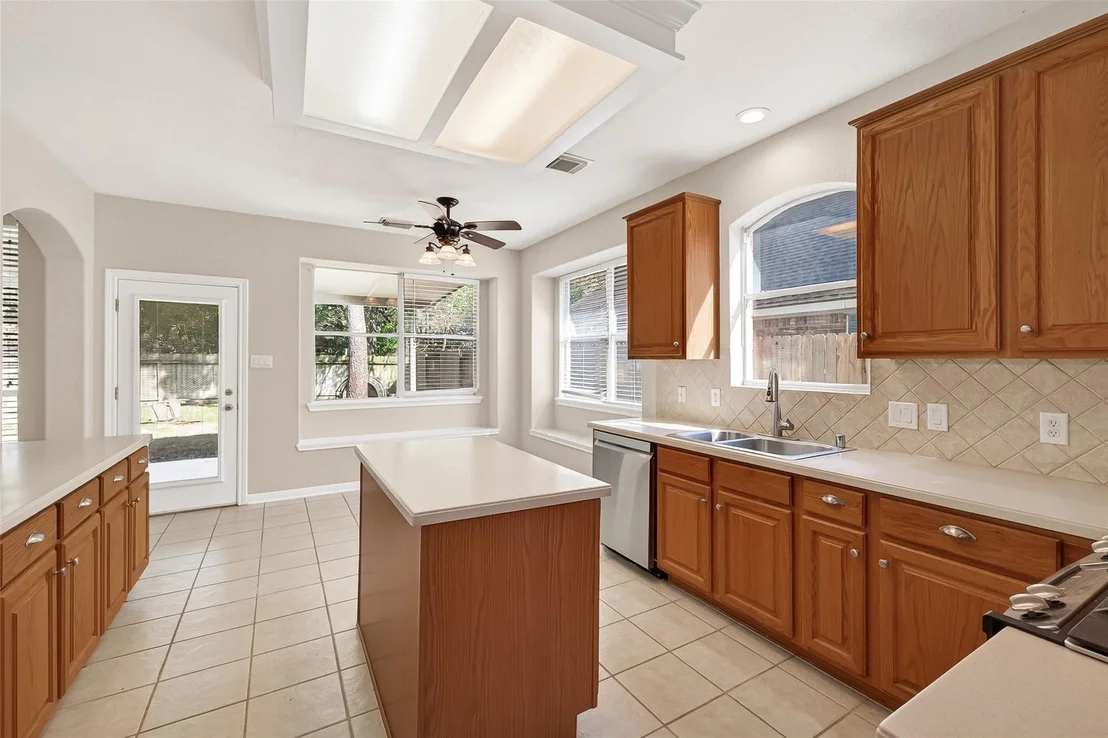 Photo of 15706 Clear Pointe Drive