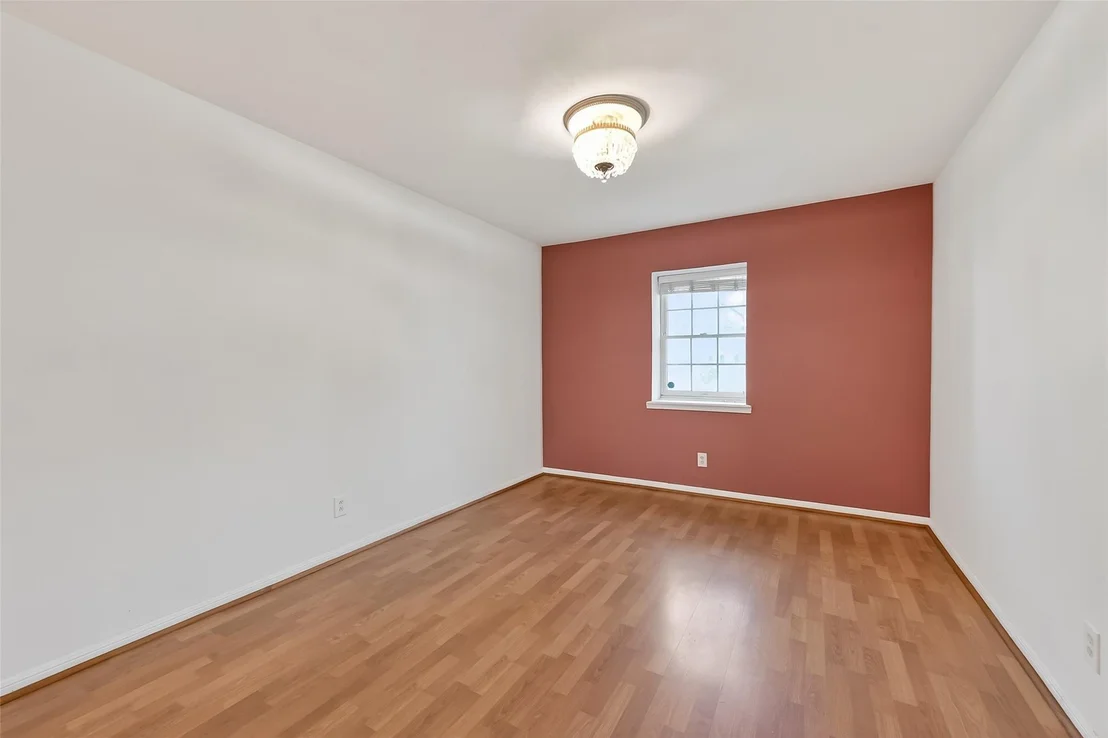 Photo of 906 Pear Tree Lane