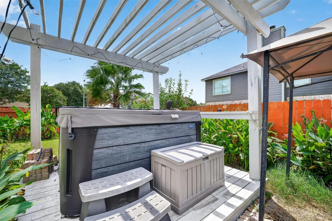 Photo of 7230 Oak Walk Drive
