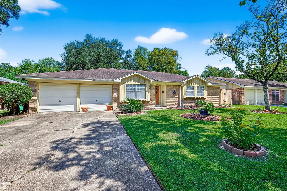 Photo of 6014 Dawnridge Drive