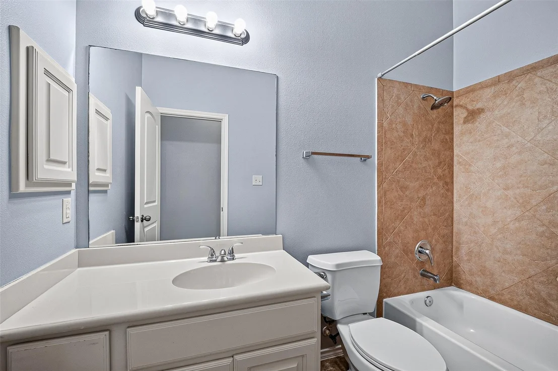 Photo of 5606 Walnut Glen Lane