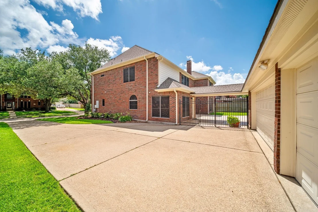Photo of 1808 Brookside Drive