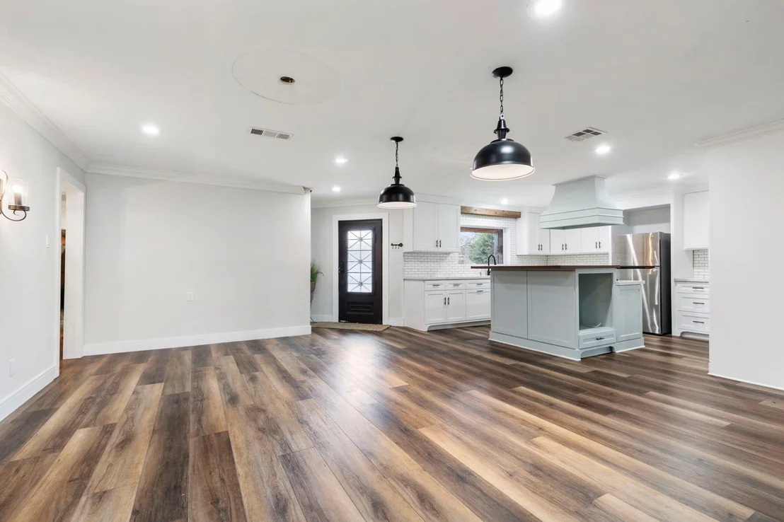 Photo of 618 Mosher Lane