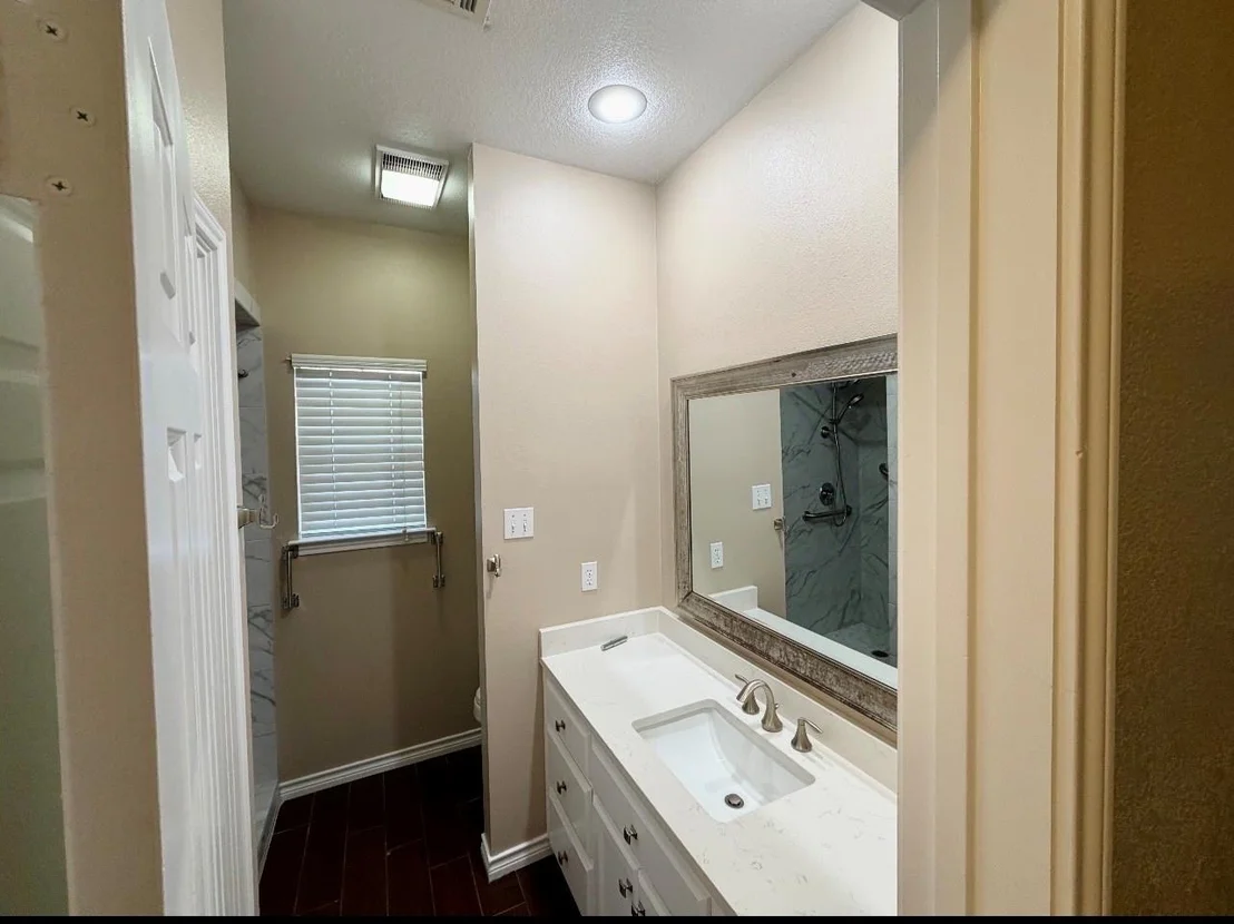 Photo of 415 Oak Crest