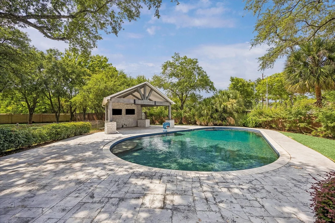Photo of 5524 Sturbridge Drive