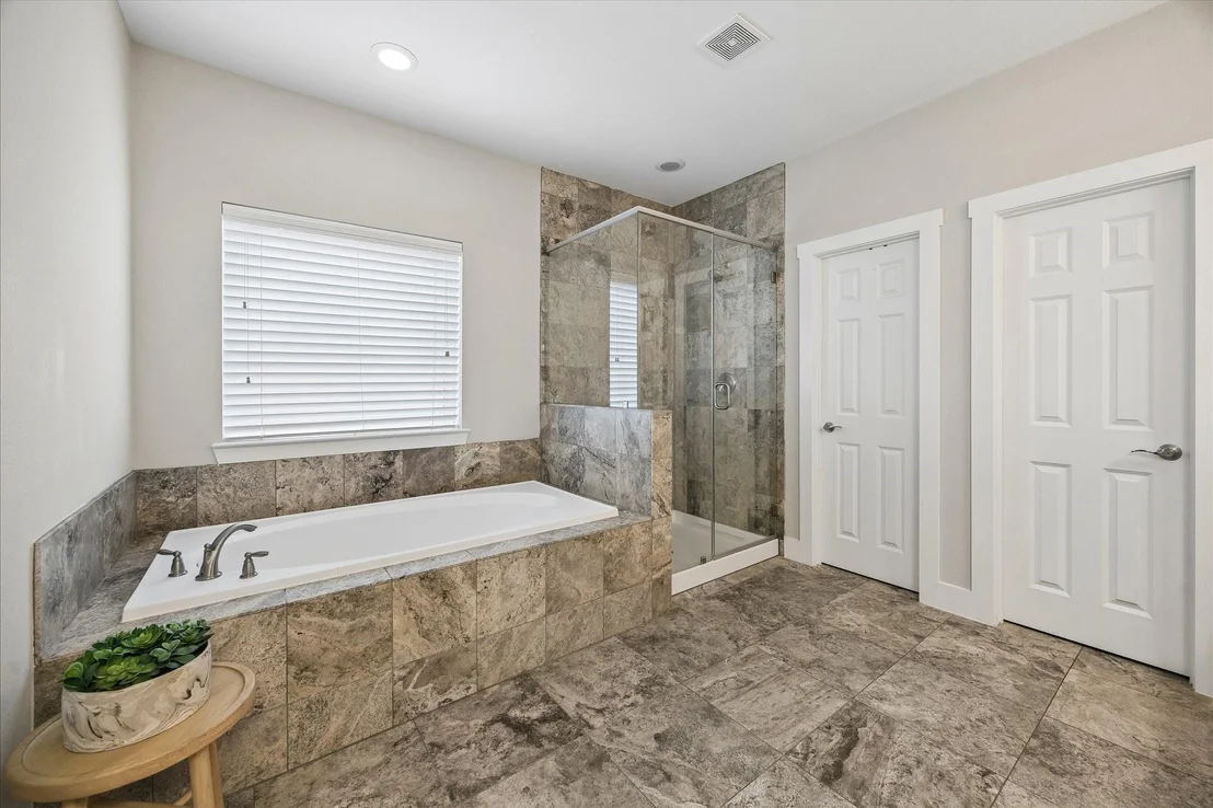 Photo of 2416 Couch Street
