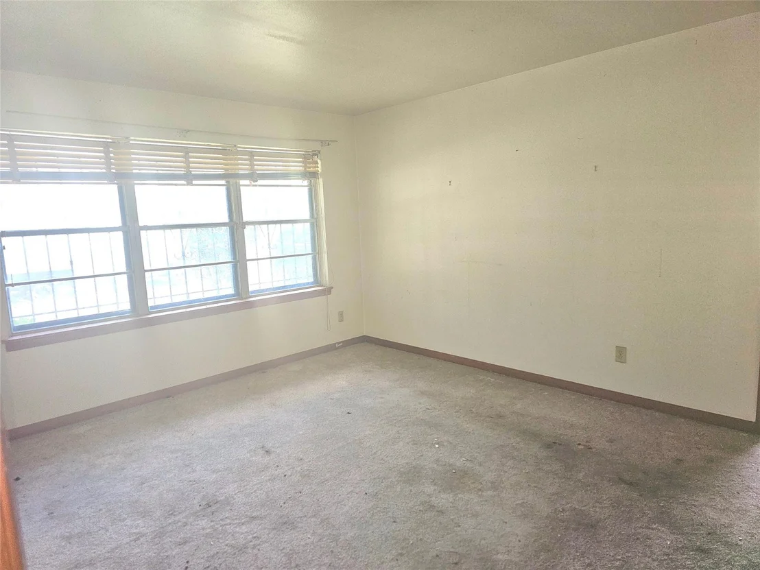 Photo of 8431 Dover Street