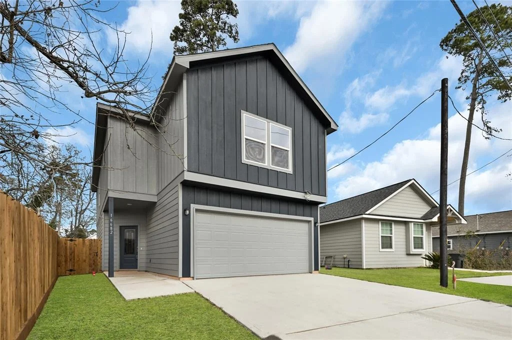 Photo of 16682 Meadowcroft
