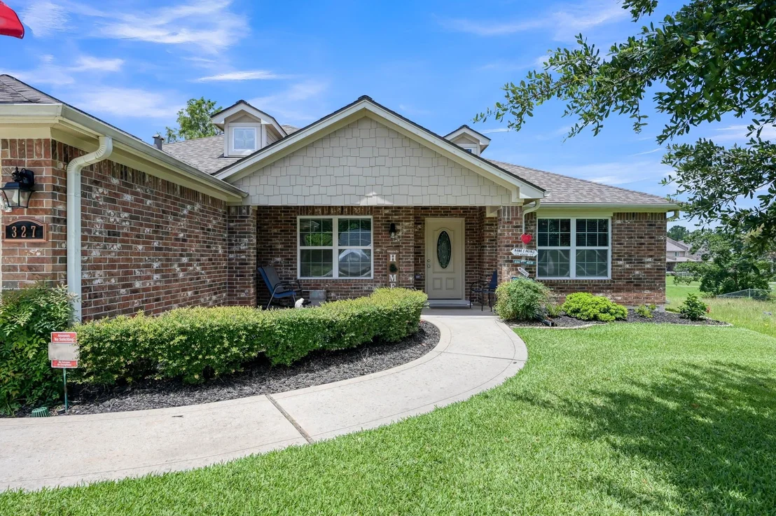 Photo of 327 Cape Conroe Drive