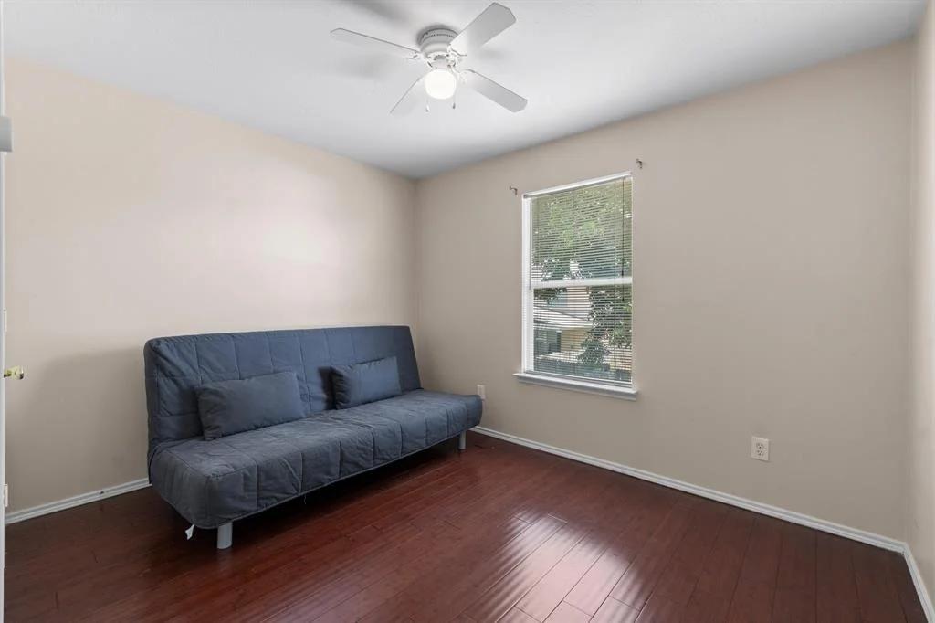 Photo of 16338 North Glade