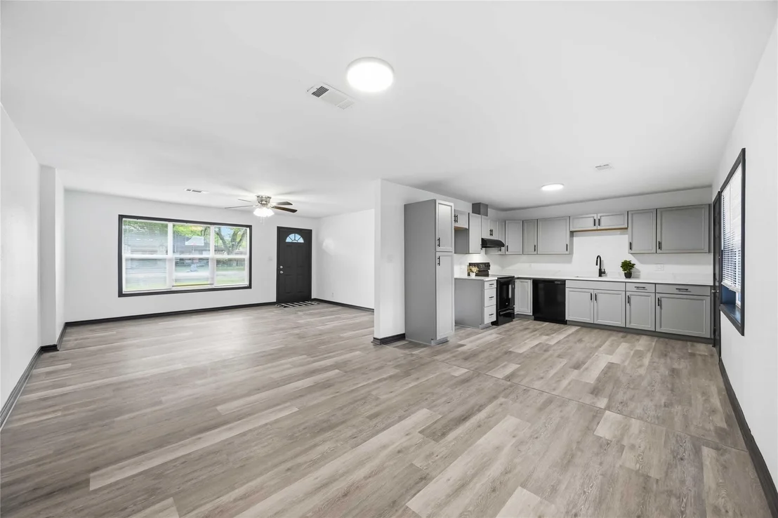 Photo of 9723 Oldcrest Drive