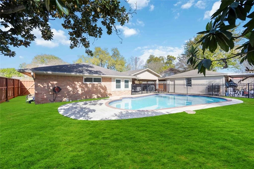 Photo of 2114 Oceanview Drive