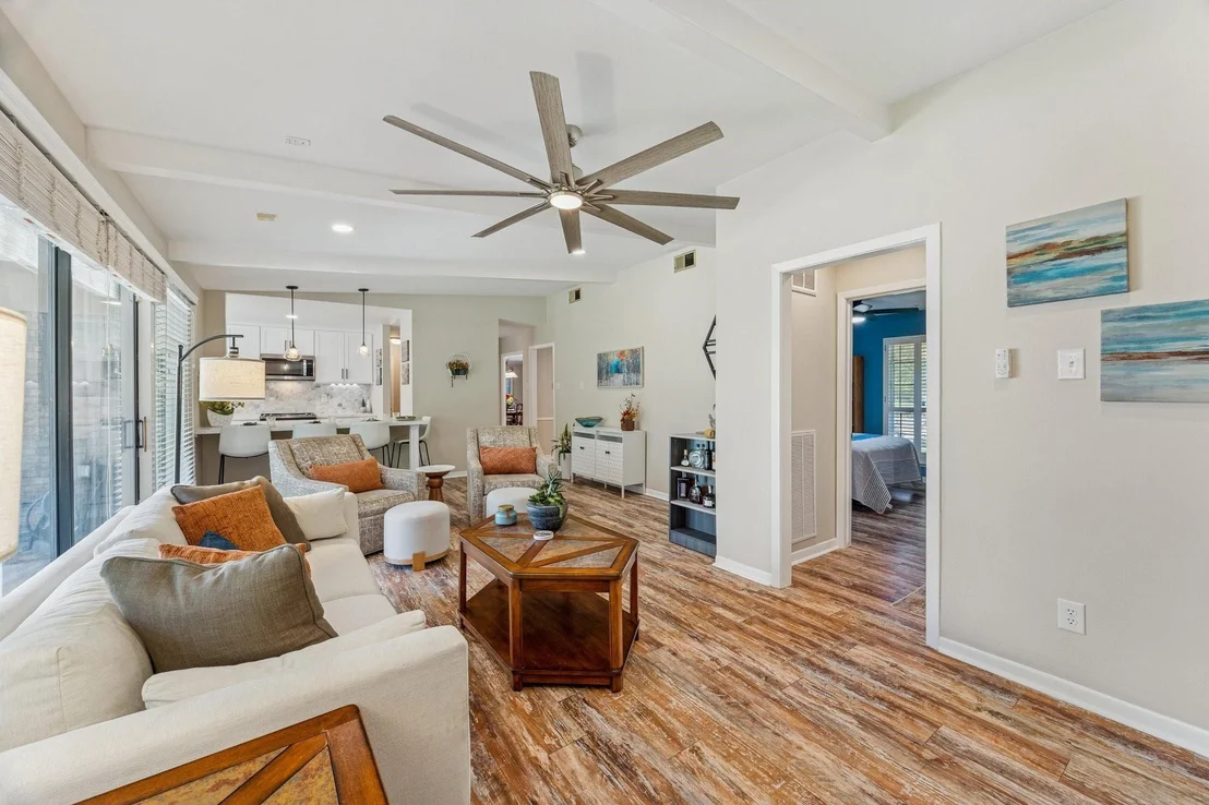Photo of 10902 Mullins Drive