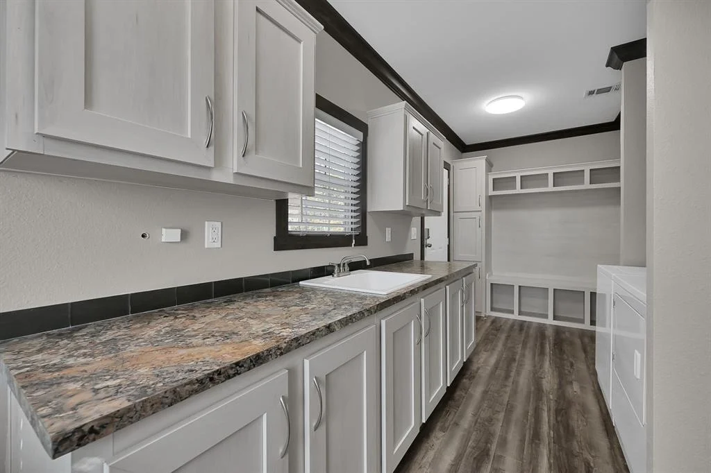 Photo of 7979 Clark Road