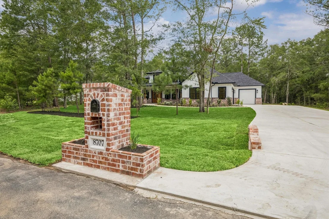 Photo of 8707 Trotter Lane