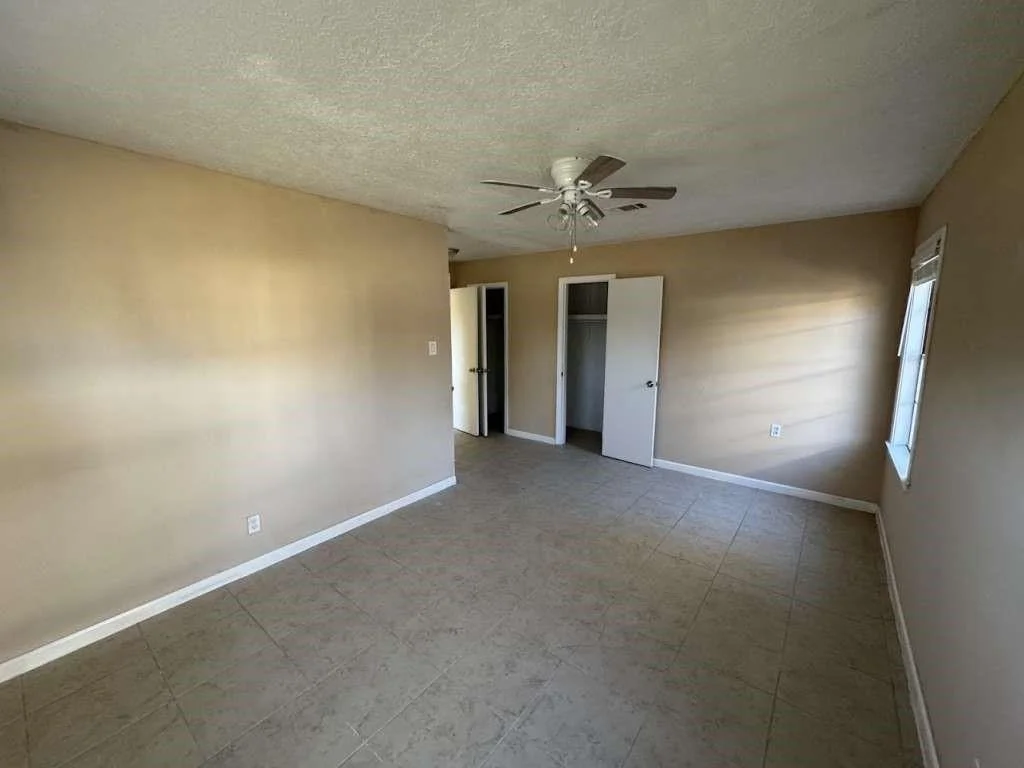 Photo of 1011 Oak Drive