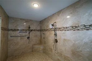 Photo of 915 Live Oak Drive